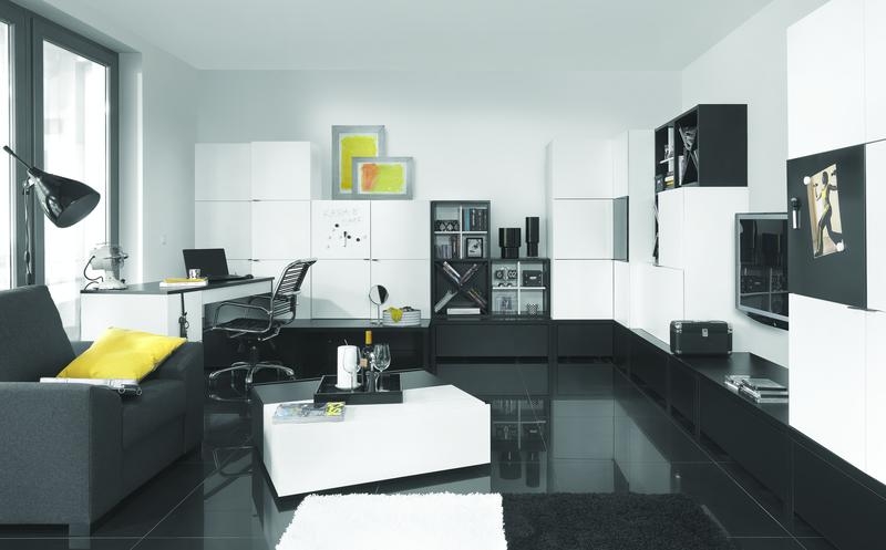 Regal L Black&White